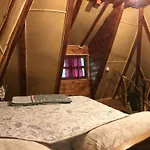 Chalet Etno Oaza Near Airport